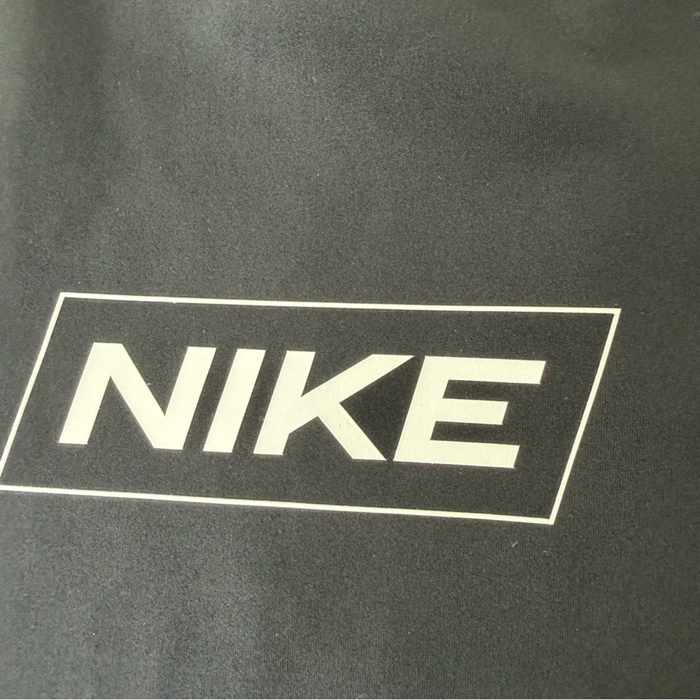Nike Pro Dri-FIT black Graphic Crop Tank women’s size M - Picture 3 of 10